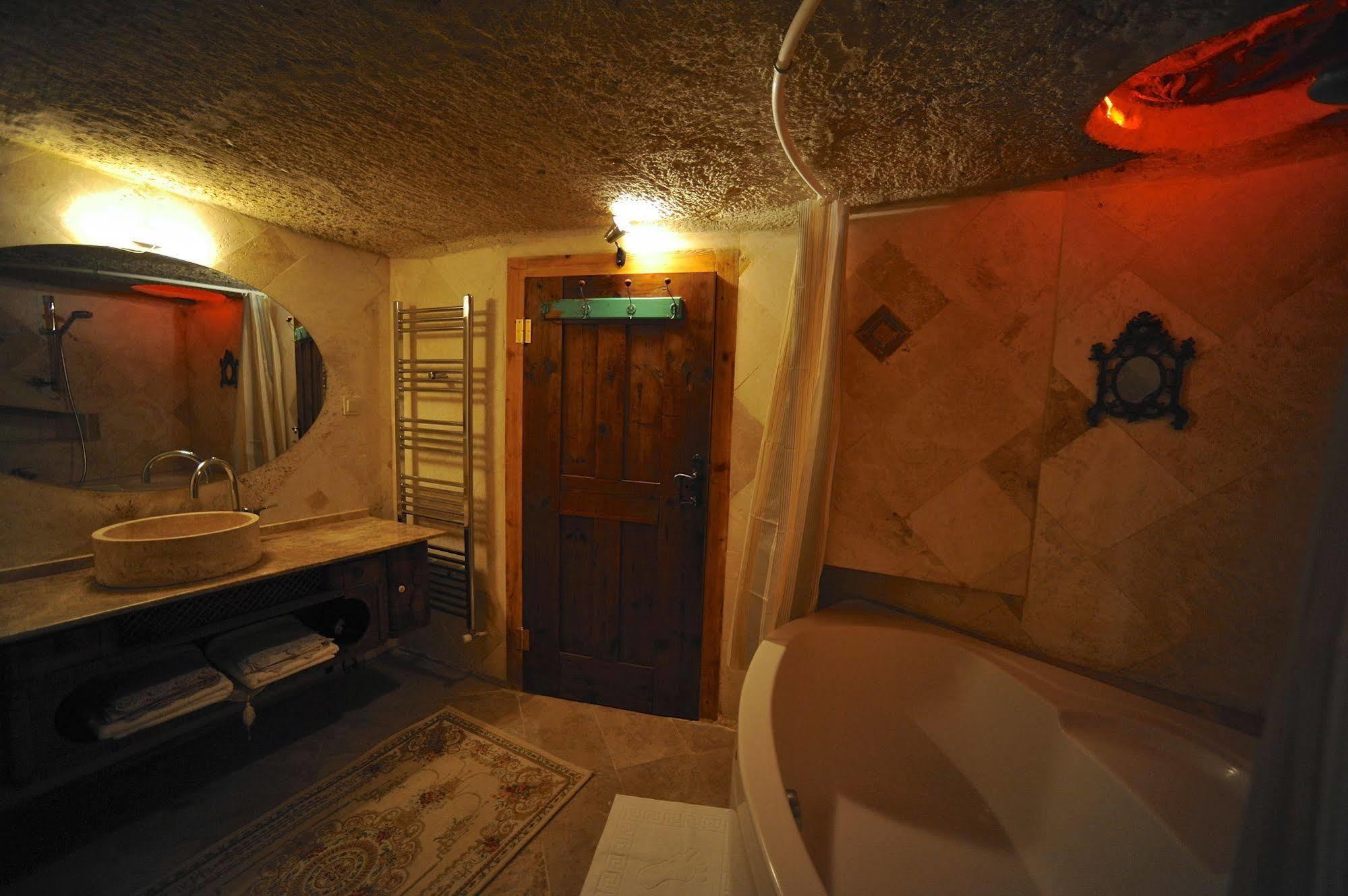 Anitya Cave House Apart Hotel Ortahisar Exteriör bild