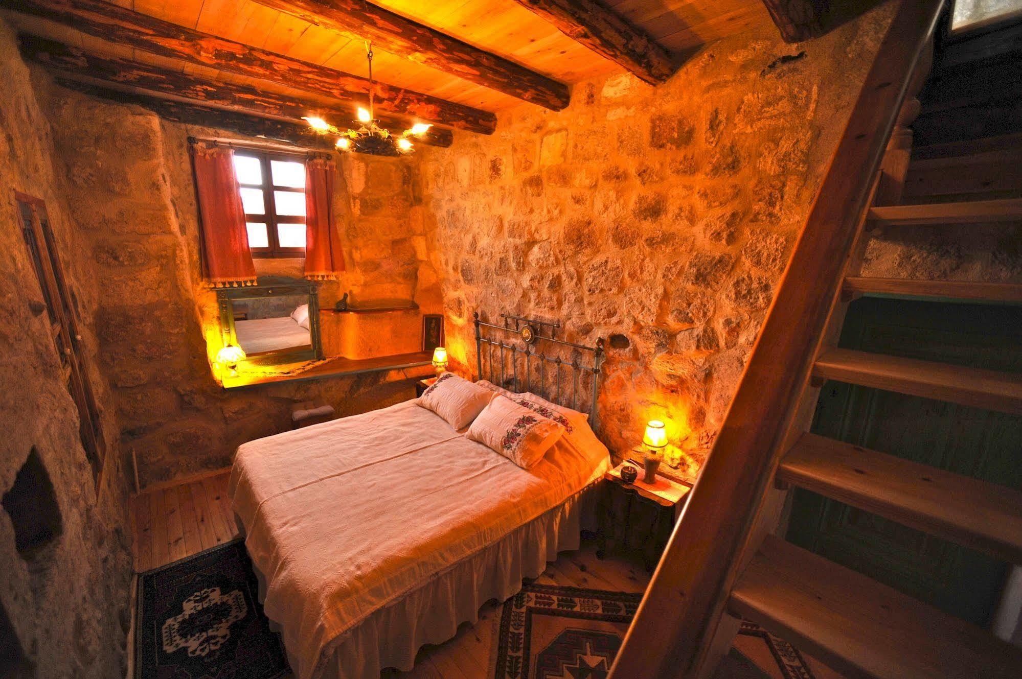 Anitya Cave House Apart Hotel Ortahisar Exteriör bild